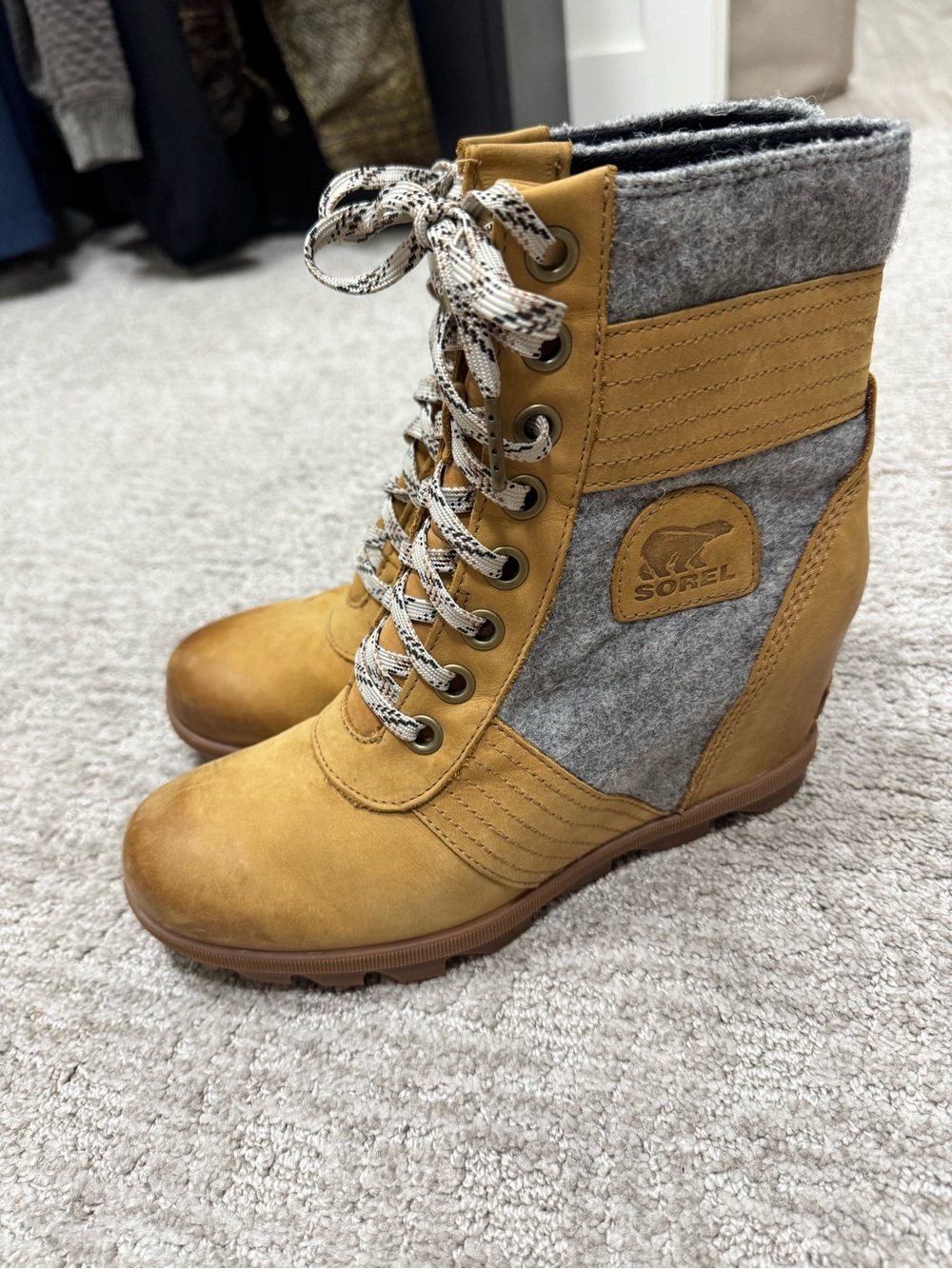 Sorel Women's Tan & Gray Lace-Up Wedge Boots